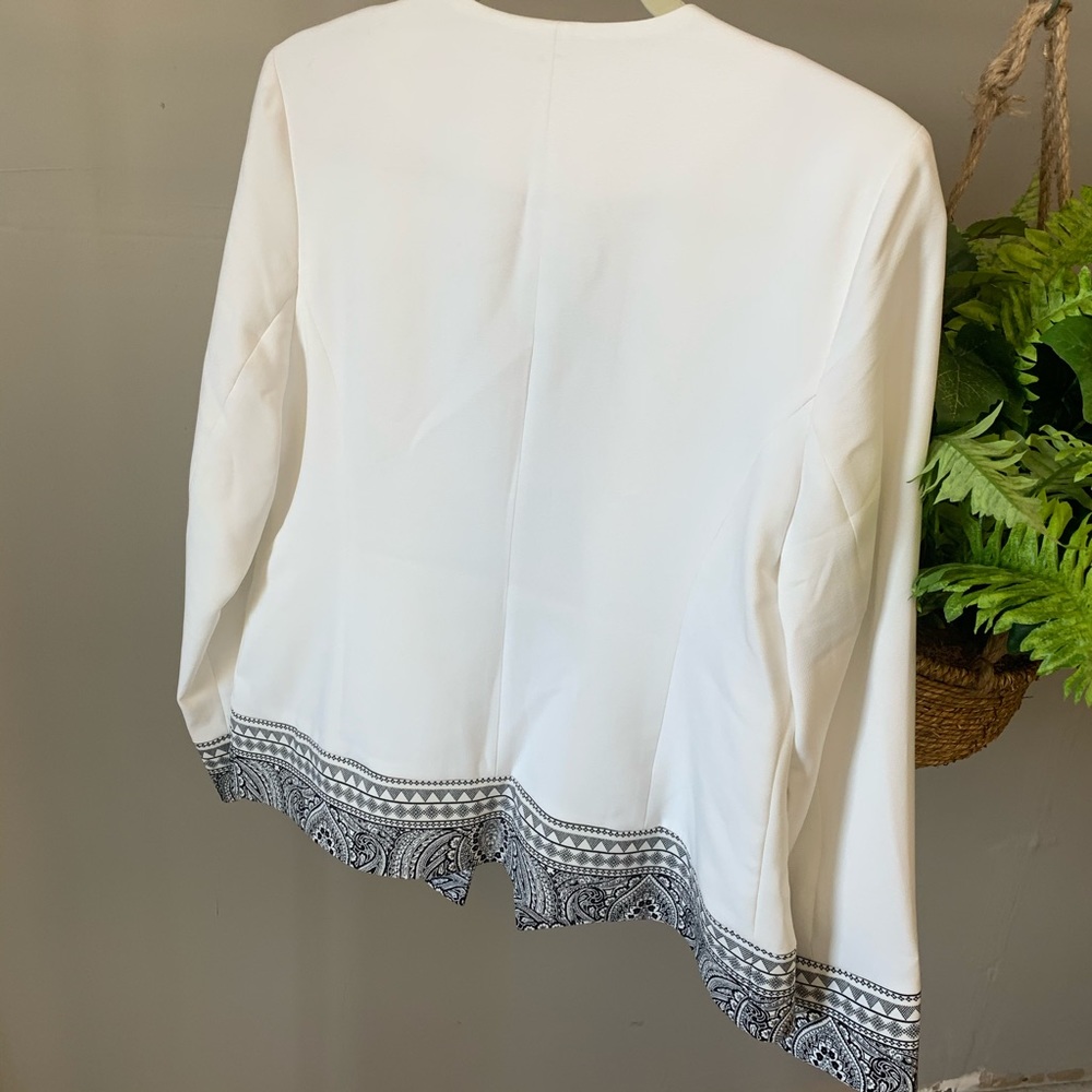 NWT CHICO’S Blazer - Picture 2 of 5